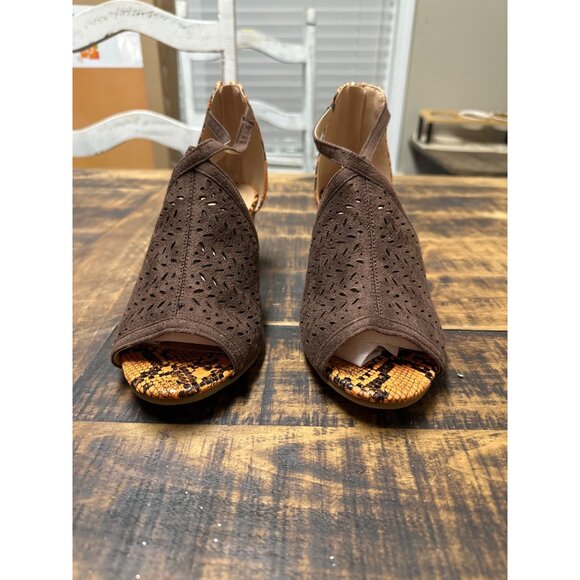 Classique  lenita 9-1/2 sandals / heels new - Picture 4 of 7